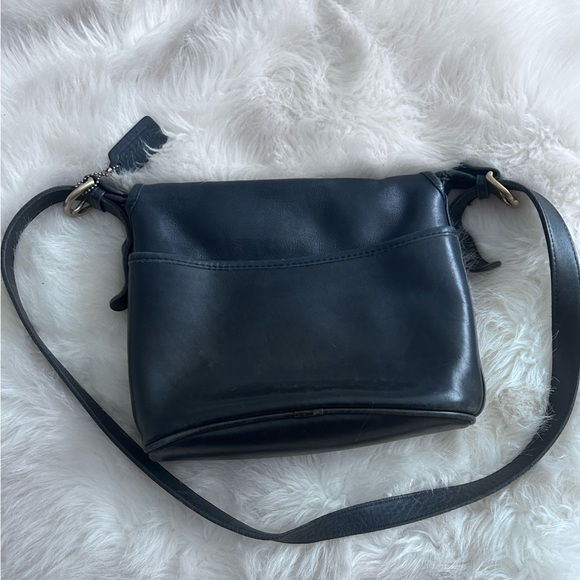 Vintage 90's Coach Fletcher #4150 black leather
shoulder/crossbody bag - Picture 2 of 14